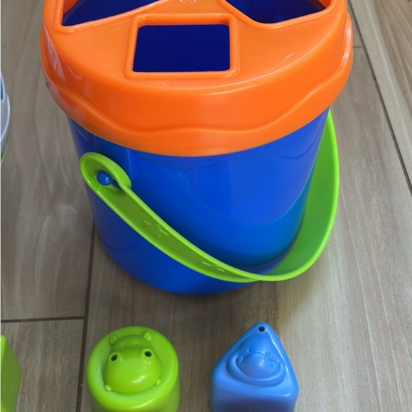 Colorful Shape Sorting Toy Set - Picture 3 of 3